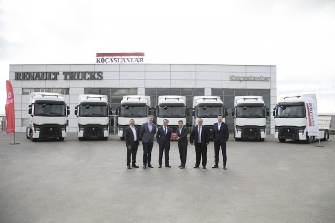 ARCLOG Lojistik filosuna 100 adet yeni Renault Trucks T 480 çekici ekledi