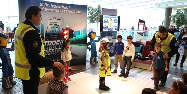 Marmara Forum’da  çocuk ve gençler  “Trafik Dedektifi” oldu