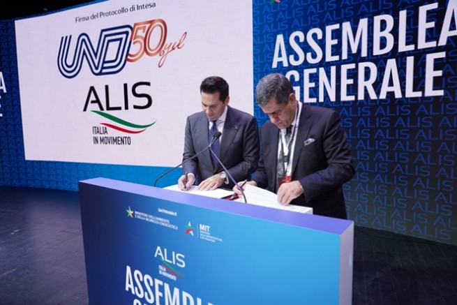 Türkiye ve İtalya taşımacılık sorunlarına çözüm için anlaşma imzalandı