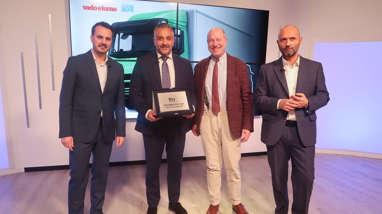 IVECO Eurocargo CNG ” Yılın Sürdürülebilir kamyonu ” seçildi