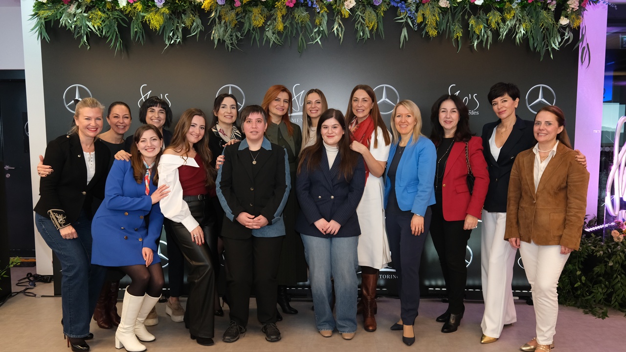 Mercedes -Benz She’s Mentoring Programı kadınları desteklemeye devam ediyor