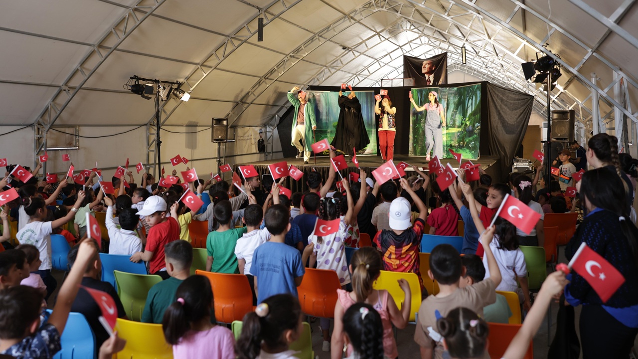 Mercedes-Benz Türk, 23 Nisan’ı Hatay İSO Yaşam Kenti’nde kutladı
