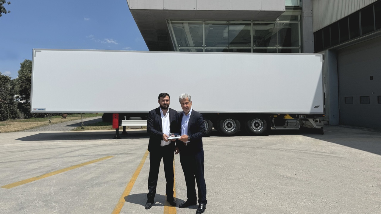 Özkeleşler filosuna 8 adet Tırsan Buz Frigo ekledi