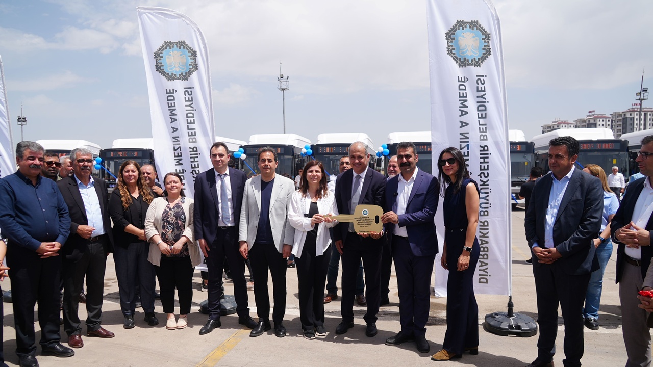 Diyarbakır Büyükşehir Belediyesi filosuna Isuzu CNG Otobüsleri ekledi