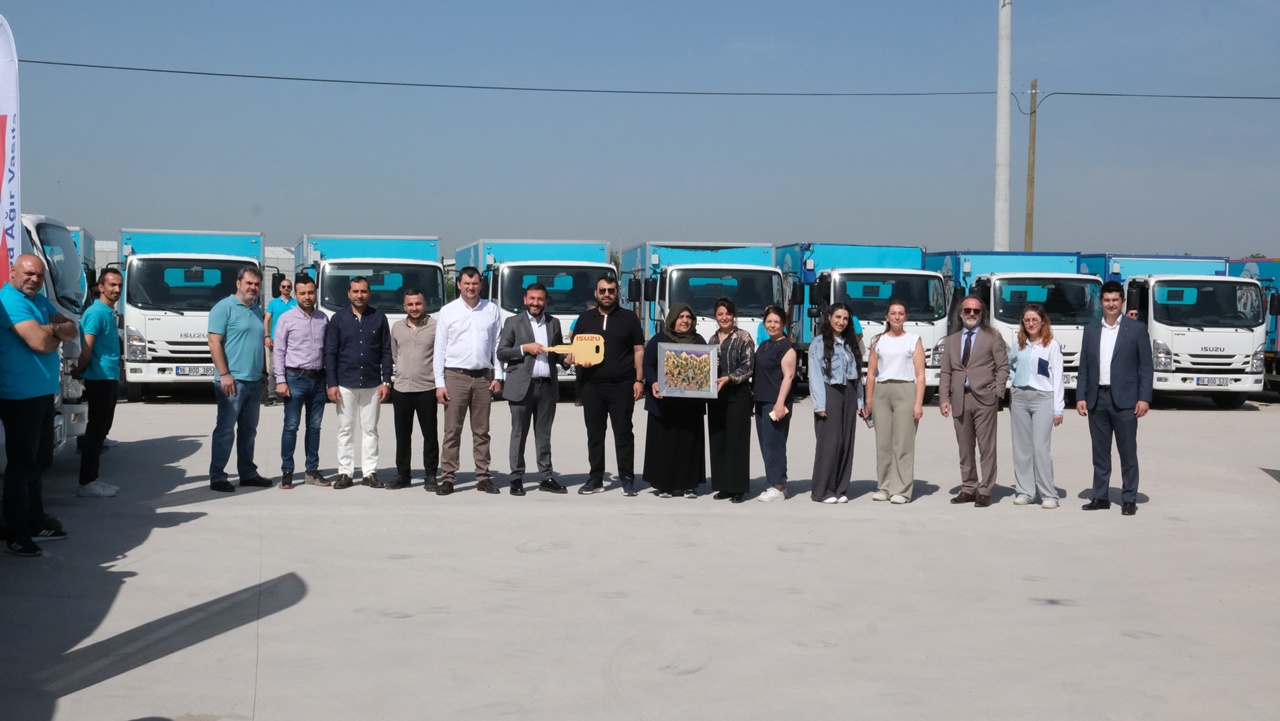 Bursa Ağır Vasıta’dan 24 araçlık teslimat