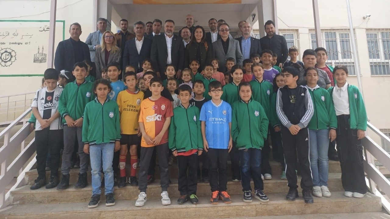 LİKİTDER “Hayal Taşıyan Tırlar” Projesiyle 170 Çocuğun Yüzünü Güldürdü