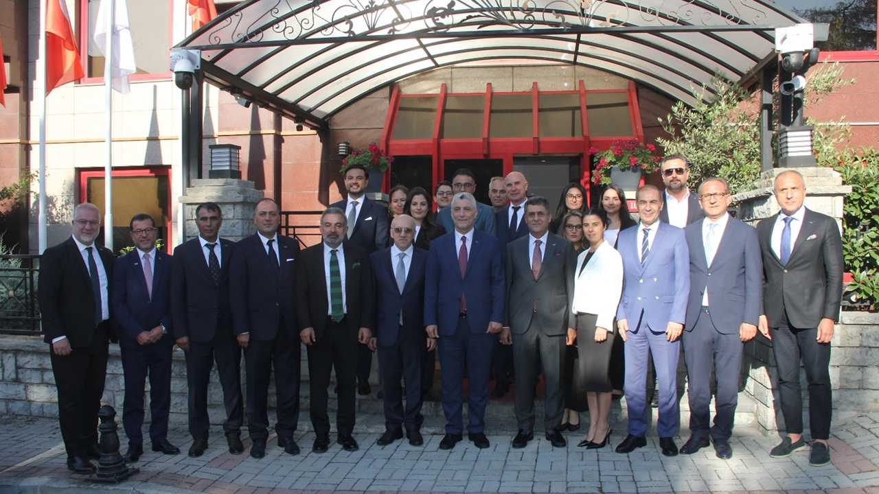 Bakan Bolat: Taşımacılık sektörüyle etle tırnak gibiyiz, sektöre desteğimiz sürecek!