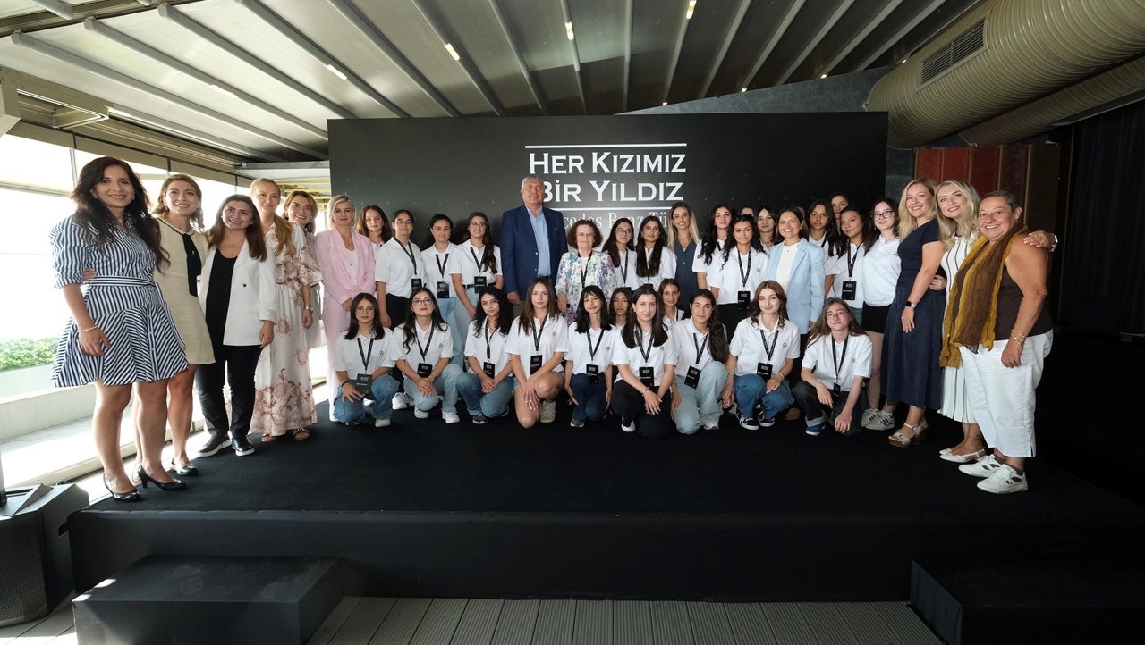 Mercedes-Benz Türk’ün ‘Her Kızımız Bir Yıldız’ programı 6.500’e yakın kız öğrencinin hayatına dokundu