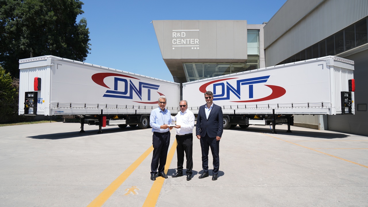 DNT Uluslararası Nakliyat filosuna 120 adet Tırsan treyler ekledi
