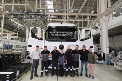 mercedes benz kamyon fabrikası 400 bininci kamyon