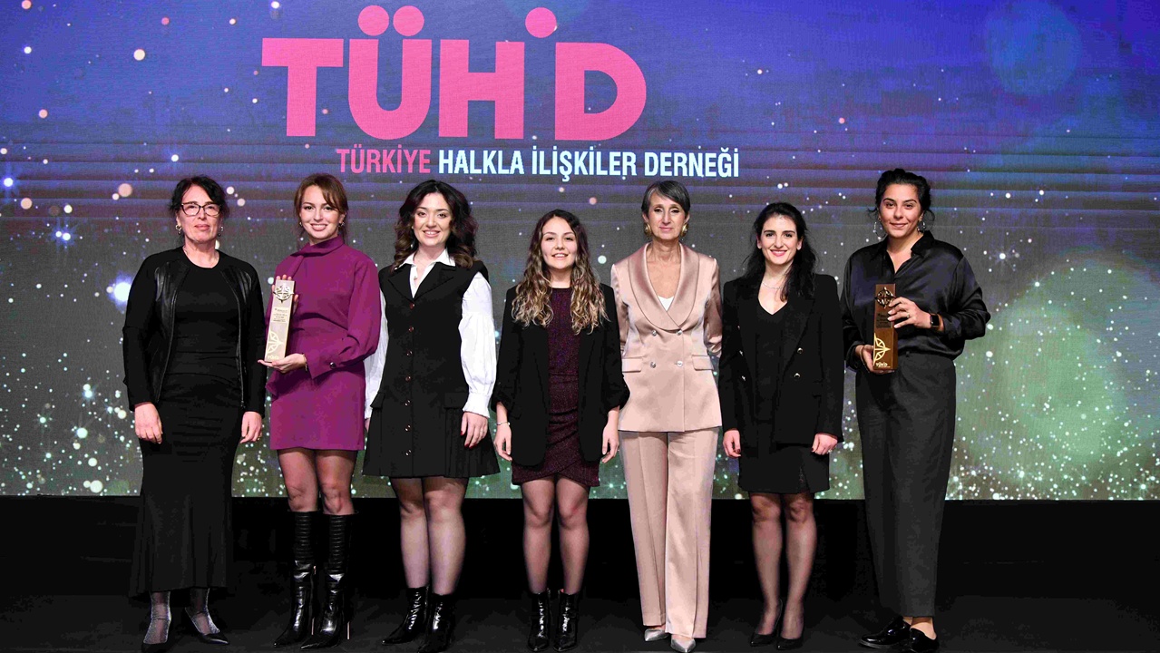 TotalEnergies’in “Benim Ustam Bir Kahraman” Projesine Altın Pusula’dan Jüri Özel Ödülü