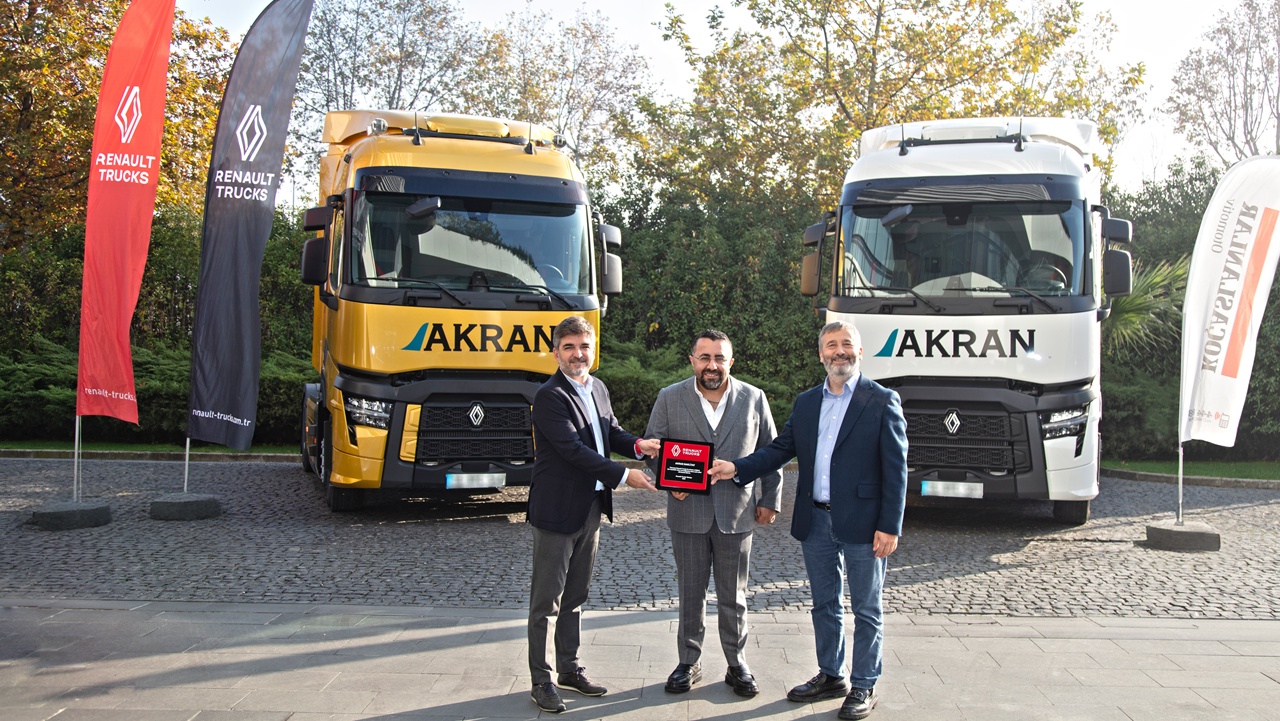 Akran Grup, filosunu 50 adet Renault Trucks T480 ile genişletti.