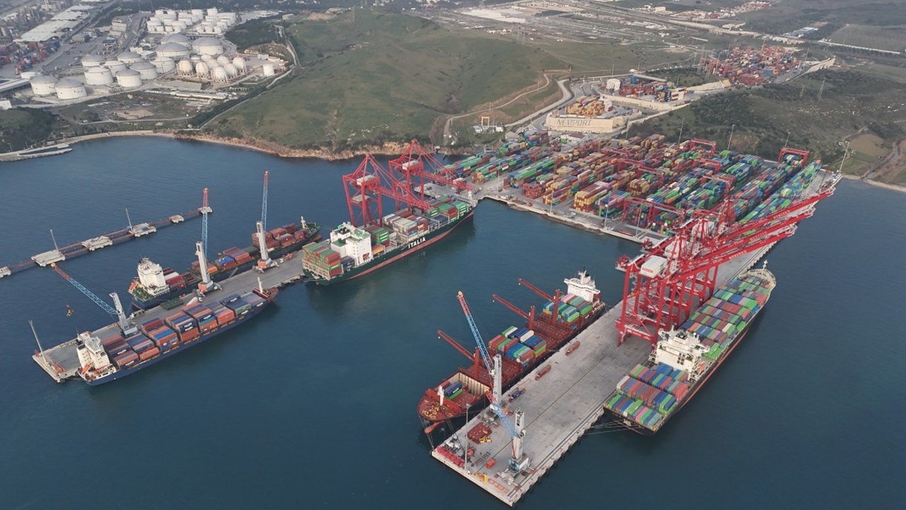 Deniz Ticareti 2025’i Rekorla Kapattı: Limanlarda Yük Elleçlemesi Yüzde 7,6 Arttı