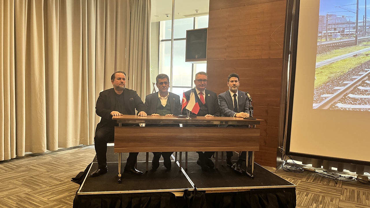 Hilal Trans ve Metrans İş Birliğiyle Türkiye – Slovakya Arasında Yeni Intermodal Taşıma Başlıyor