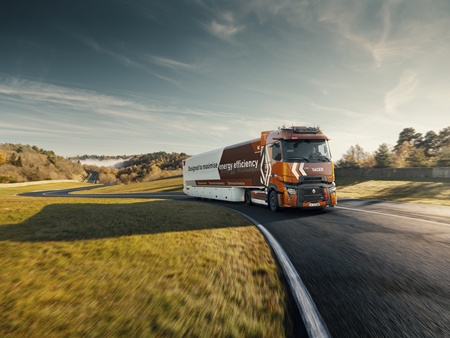 Renault Trucks, 2025’de zorlu pazarda konumunu güçlendirdi