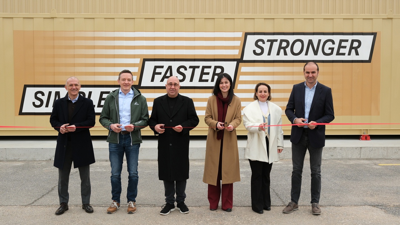 Daimler Truck AG’nin Avrupa’daki İlk Konteyner Veri Merkezi Aksaray Kamyon  Fabrikası’nda Devreye Alındı