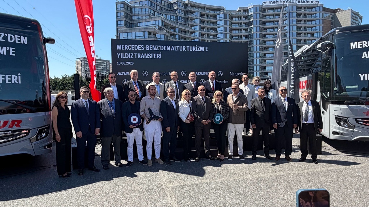 Altur Turizm’den 50. Yıla Özel 20 Adet Mercedes-Benz Tourismo 15 Yatırımı