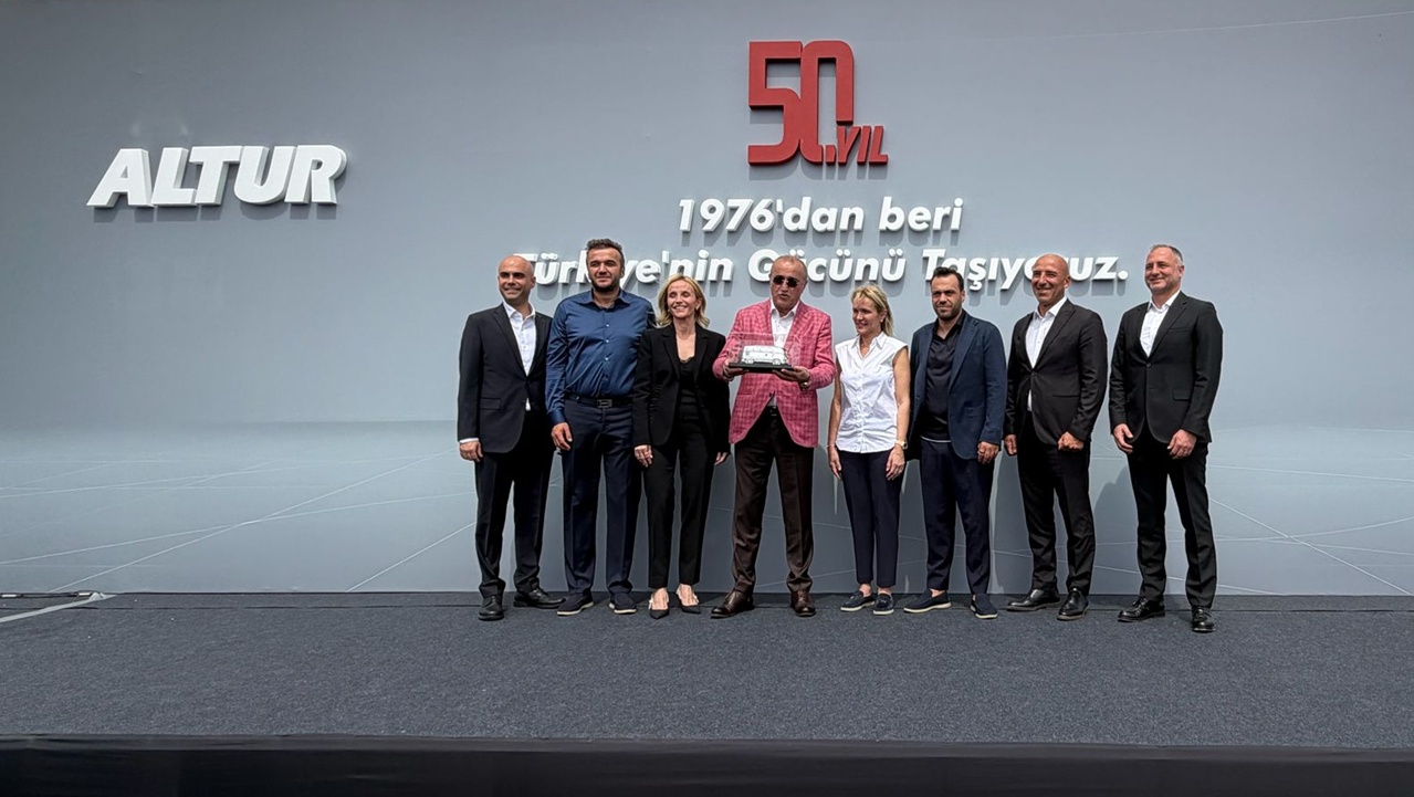 Altur Turizm 50. Yılını Volkswagen Crafter Yatırımı ile Kutladı