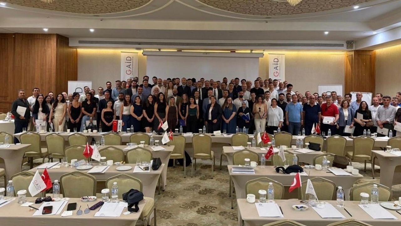 Gümrüklü Antrepo İşletmecileri Derneği ” Antrepo İşleticilerine Yönelik Bilgilendirme Semineri’ni Gerçekleştirdi