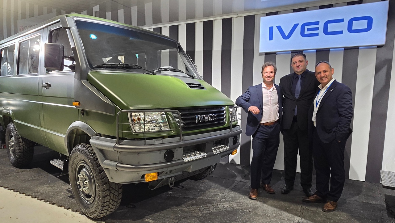 IVECO BUS’la Azerbaycan’da 600 araçlık yolculuk başladı: İlk 100 Turbo Daily 4×4’ün imzası atıldı!