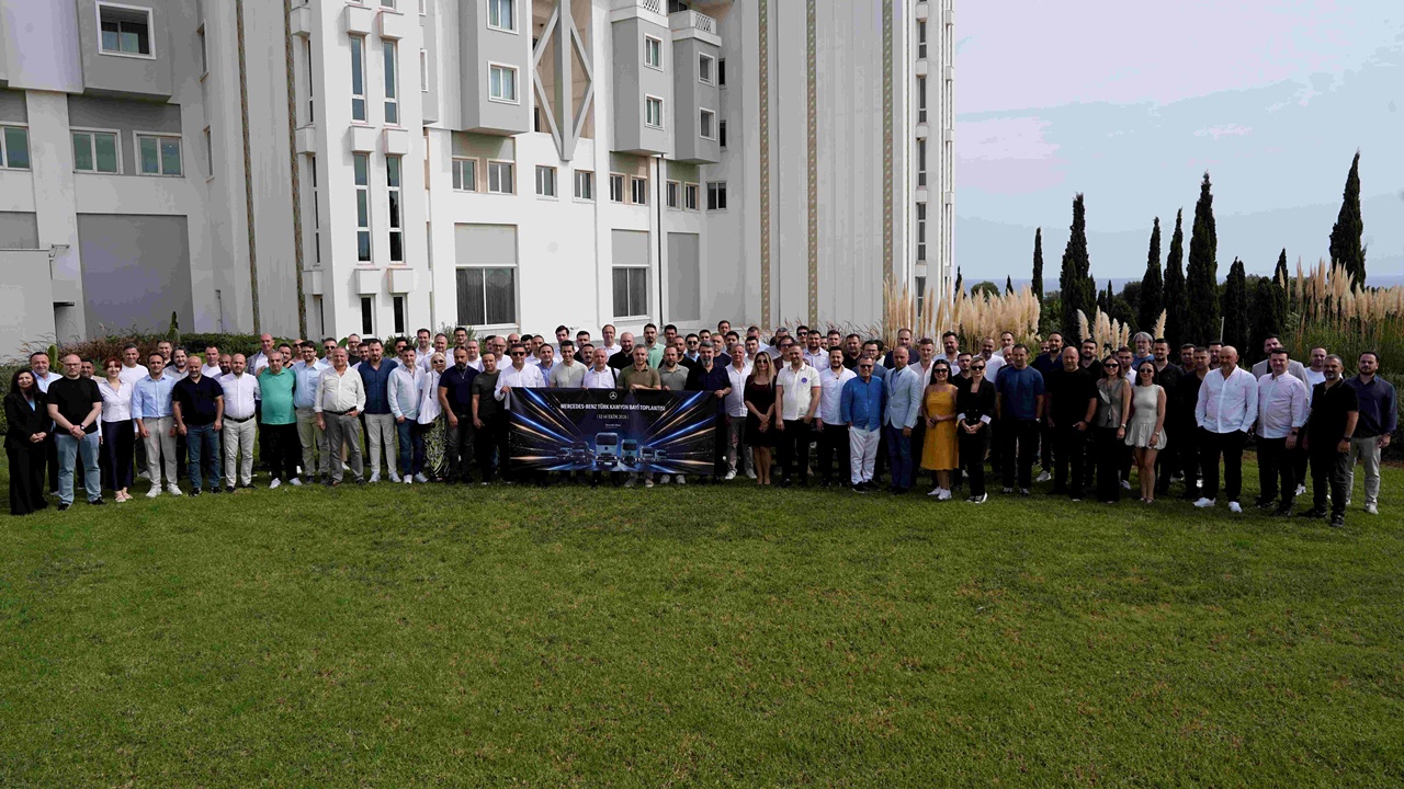 Mercedes-Benz Türk, Kamyon Pazarlama & Satış ve TruckStore İş Ortaklarıyla Kıbrıs’ta Bir Araya Geldi